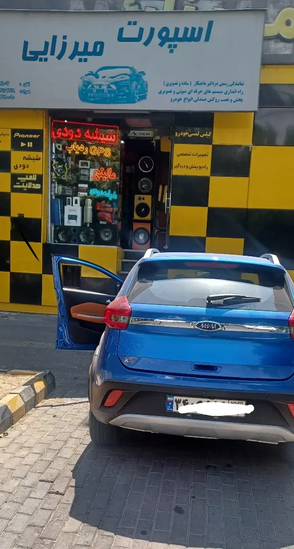 نصب جی پی اسgps و ردیاب خودرو و دوربین ثبت وقایع